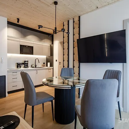 Apartament Montis *